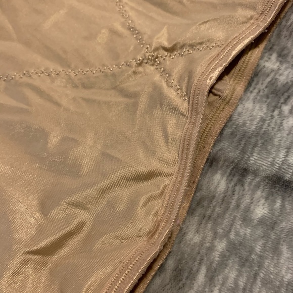 Tummy Tucker - Picture 4 of 7